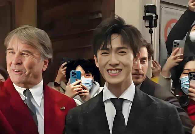 李昀锐时尚造型