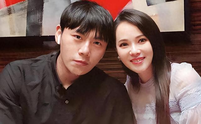 伊能静秦昊合照