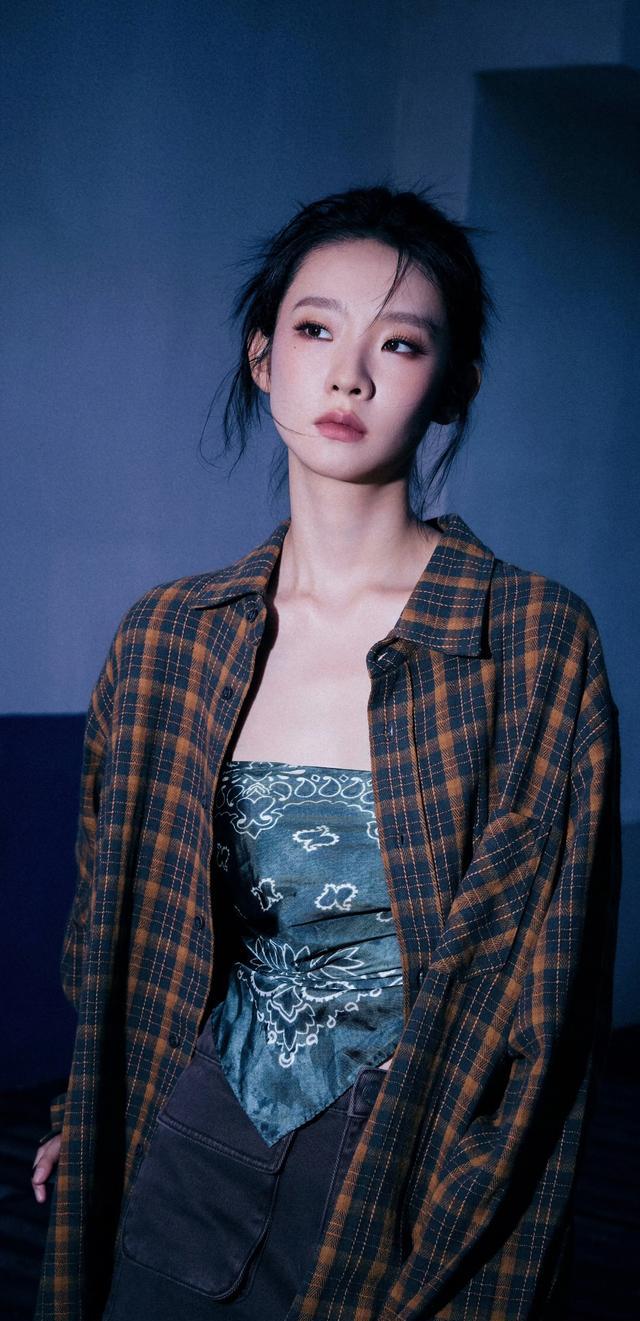 张艺凡高清壁纸